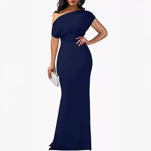 Élégante robe de soirée longue bleu marine sans manches avec épaules dénudées pour femme