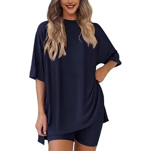 Set da relax donna 2 pezzi con t-shirt oversize girocollo e pantaloncini ciclista a vita alta.