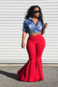 Pantalones rojos sexys de talle alto con campana y detalles de volantes de sirena
