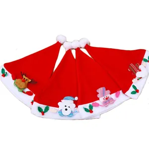 Set di quattro cappelli di Natale rossi in peluche per bambini con Babbo Natale e pupazzo di neve