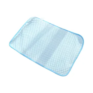 Atmungsaktive blaue Eisseide-Kühlmatte für Haustiere mit 3D-Struktur