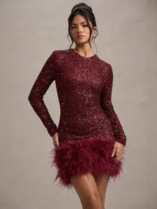 Elegantes weinrotes Pailletten-Minikleid mit Federsaum und langen Ärmeln für Partys
