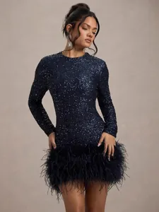 Elegantes marineblaues Pailletten-Minikleid mit Federbesam am Saum für Partys.