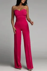 Elegante magentafarbene trägerlose eng anliegende Jumpsuit für Damen mit weitem Bein