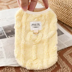 Chaleco suave amarillo peludo para mascotas con anilla en D para perros y gatos calido
