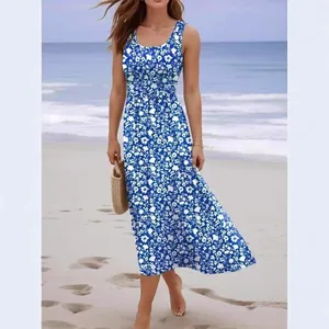 Elegantes ärmelloses Maxikleid mit blauem Blumendruck für den sommerlichen Strandurlaub
