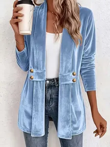 Elegante cardigan in velluto azzurro da donna con decorazioni a bottoni doppiopetto chic