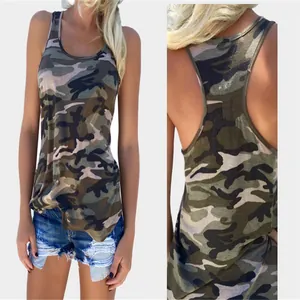 Detailansicht von Vorder- und Rückseite eines Damen-Trägershirts mit Camouflage-Muster