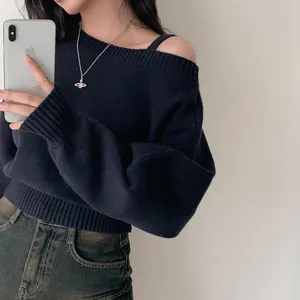 Maglione in maglia blu scuro con spalla scoperta per donna, stile autunno casual