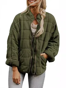 Giacca trapuntata casual da donna verde oliva oversize con colletto a lupetto e tasche con zip