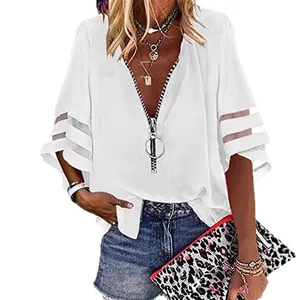 Camicia bianca scollo a V con cerniera ad anello e maniche a campana mesh trendy