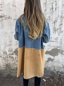 Lange najaarsjas voor dames met stijlvol denim en bruin suède kleurblokontwerp
