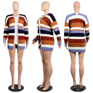 Chaqueta de punto a rayas multicolores con bloques de color, vistas frontal y posterior.