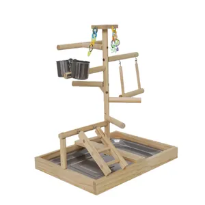 Área de juegos de madera para aves con escalera, columpio y tazas de alimentación