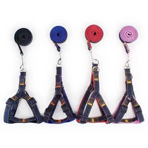 Conjunto de arnés y correa para perro estilo denim ajustable en negro azul rojo y rosa
