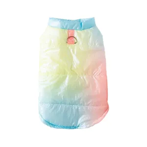 Kleurrijk gewatteerd hondenhondvest met regenboogverloop en metalen D-ringhaak