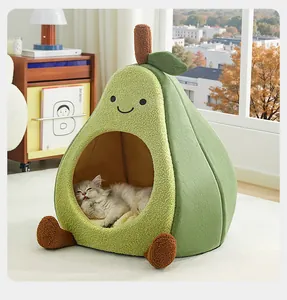 Detailansicht eines gemütlichen, halbgeschlossenen Haustierbetts in Avocado-Form für Katzen