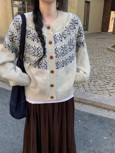 Cardigan en maille jacquard Fair Isle vintage avec boutons en bois en extérieur