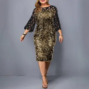 Elegantes goldenes Paillettenkleid in Übergröße mit stilvollen schwarzen Netzärmeln