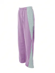 Detailansicht der Damen Jogginghose in Lavendel und Grau mit weitem Bein Design