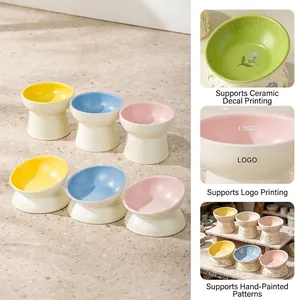 Gamelle surélevée minimaliste en céramique pour animaux, design bicolore élégant