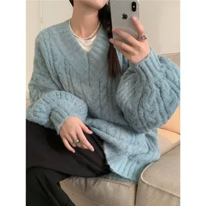 Maglione pesante celeste a trecce con scollo a V, stile oversize caldo per la stagione fredda
