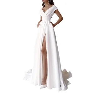 Elegante vestido de noche blanco con cuello en V, abertura alta y falda larga fluida