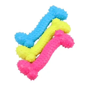 Giocattolo per cani a forma di Z con punte in TPR resistente in tre colori vivaci