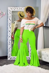 Pantalones acampanados verde neón sexys de talle alto con detalle de volantes grandes
