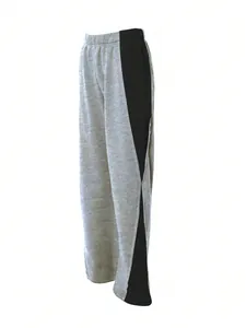 Detailansicht der grau-schwarzen Color-Block-Sweathose mit weitem Bein und Gummibund