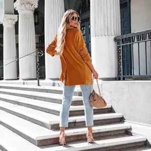 Elegante cappotto da donna in velluto dorato a maniche lunghe con ampi revers