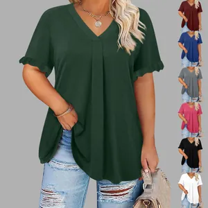 Varias opciones de color para top casual de mujer de talla grande con cuello en V