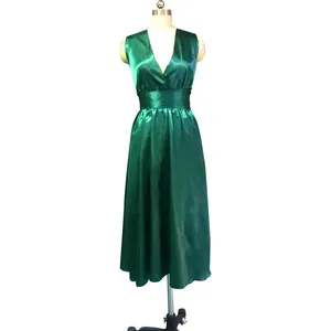 Elegant emerald green satin sleeveless V-neck evening dress with high waist design