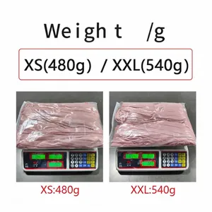 Genaue Gewichtsmessung für metallisches Neckholder-Kleid in den Größen XS und XXL in Gramm.
