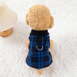 Gilet per cani in pile a scacchi blu con anello a D per guinzaglio