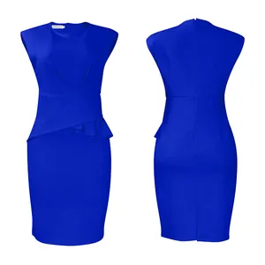 Königsblaues ärmelloses Bleistiftkleid mit Rüschen an der Taille, Vorder- und Rückseite.
