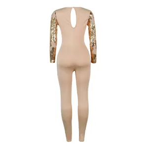Vista posteriore dettagliata di un body nude attillato con maniche in mesh e paillettes oro