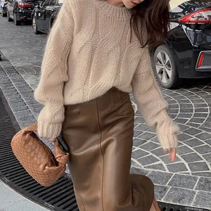 Women's Solid Color Cable Knit Sweater Round Neck Loose Fit Chunky Knit Pullover Top For Autumn Winter