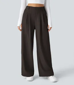 Detailansicht der Damen-Hose mit hohem Bund, weitem Bein und elegantem Faltenwurf
