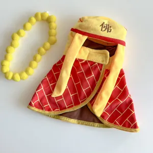 Vue détaillée du costume pour animal de compagnie style moine avec cape et chapeau