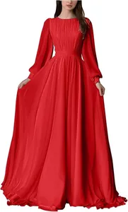 Elegante abito da sera rosso in chiffon a maniche lunghe con corpetto plissettato