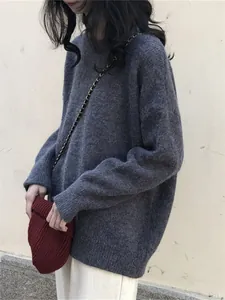 Pull en maille gris foncé oversize à col rond pour un style vintage et décontracté femme