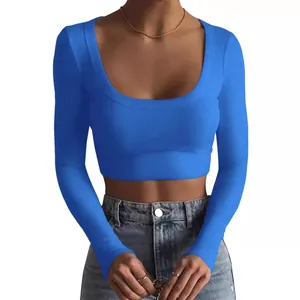 Crop top bleu à manches longues côtelé et col en U, coupe ajustée mode féminine