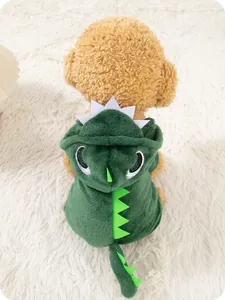 Detaillierte Rückansicht eines grünen Dinosaurier-Haustierkostüms aus weichem Fleece-Stoff.