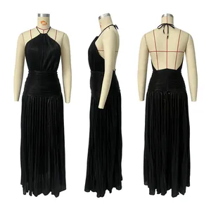 Detailansicht in drei Winkeln: schwarzes, plissiertes Neckholder-Maxikleid, rückenfrei