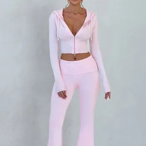 Completo Due Pezzi Donna Felpa Corta Con Cappuccio E Zip E Pantaloni Svasati A Vita Alta Completo In Maglia Casual