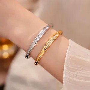 18K Gold Plated Zirconia Oval Bangle For Women Light Luxury Minimalist Copper Inlaid Zirconia Bangle Fashion Hand Jewelry Gift