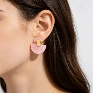 Boucles d'oreilles vintage en résine rose en forme d'éventail avec acier inoxydable doré