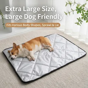 Gran alfombrilla acolchada e impermeable para mascotas en color gris plata para perros y gatos