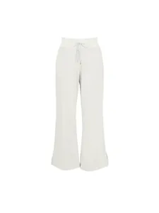 Elegant women's high-waist lightweight wide-leg pants in solid white casual style